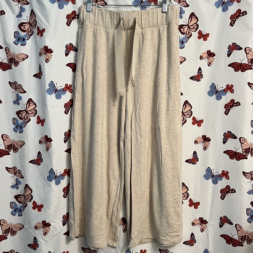 Flowy Lululemon capris